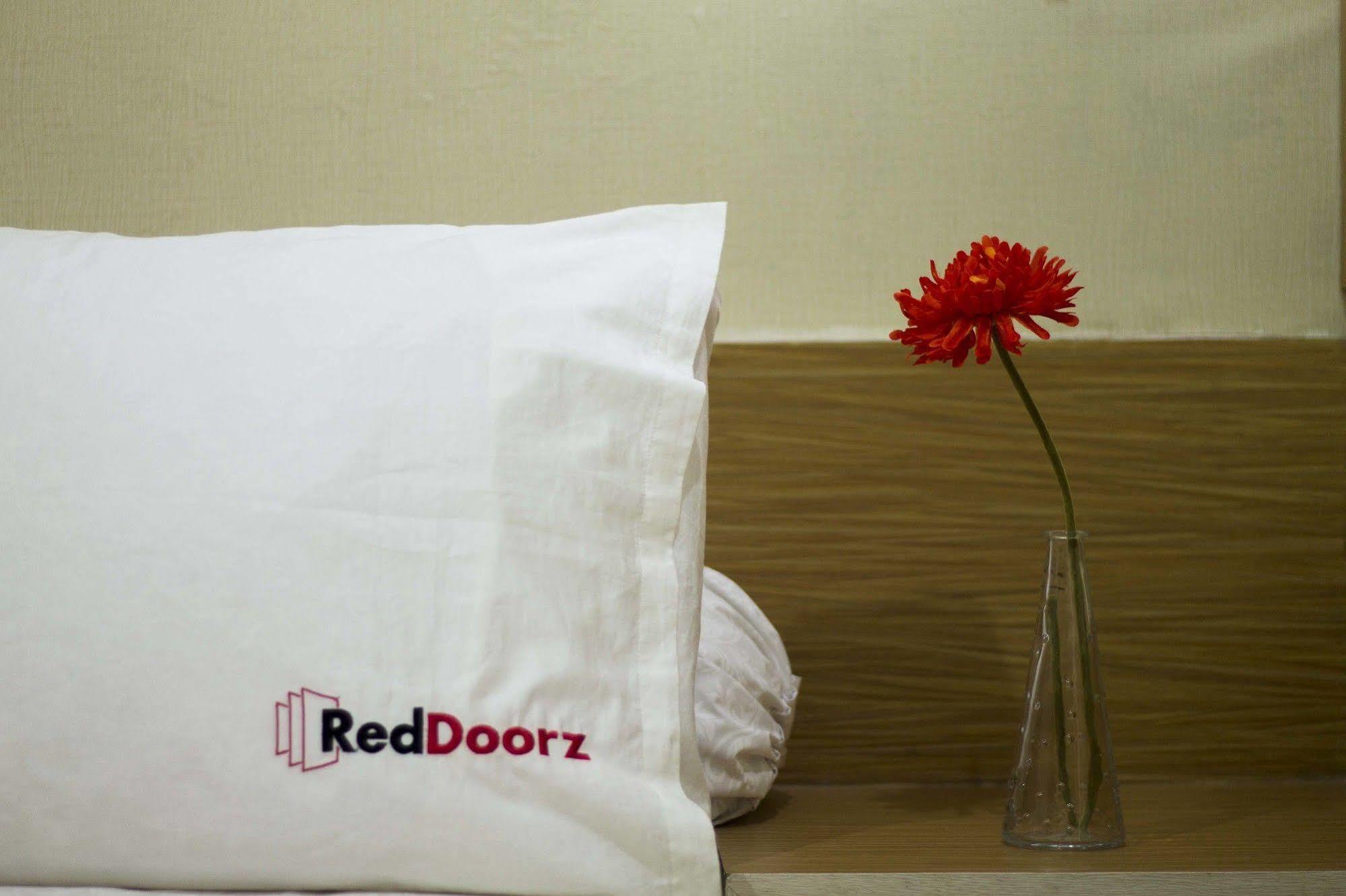 Reddoorz @ Arjuna Double Six Seminyak  Luaran gambar